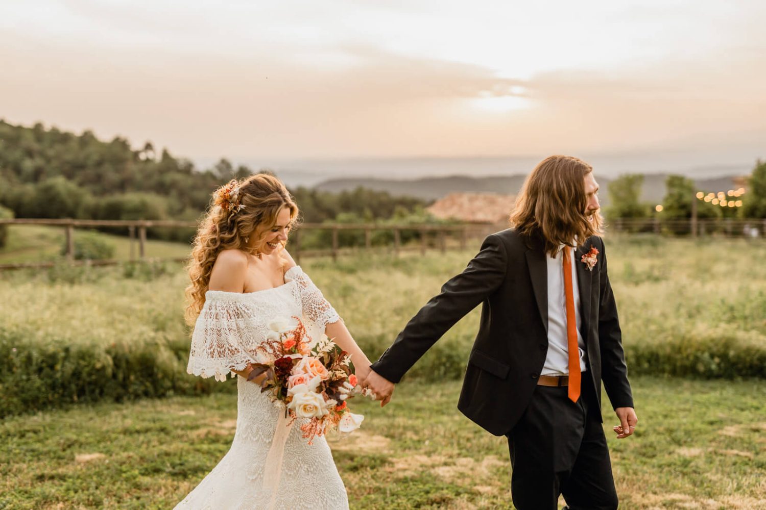 Wedding couple photographed in Barcelona by Anna Svobodova